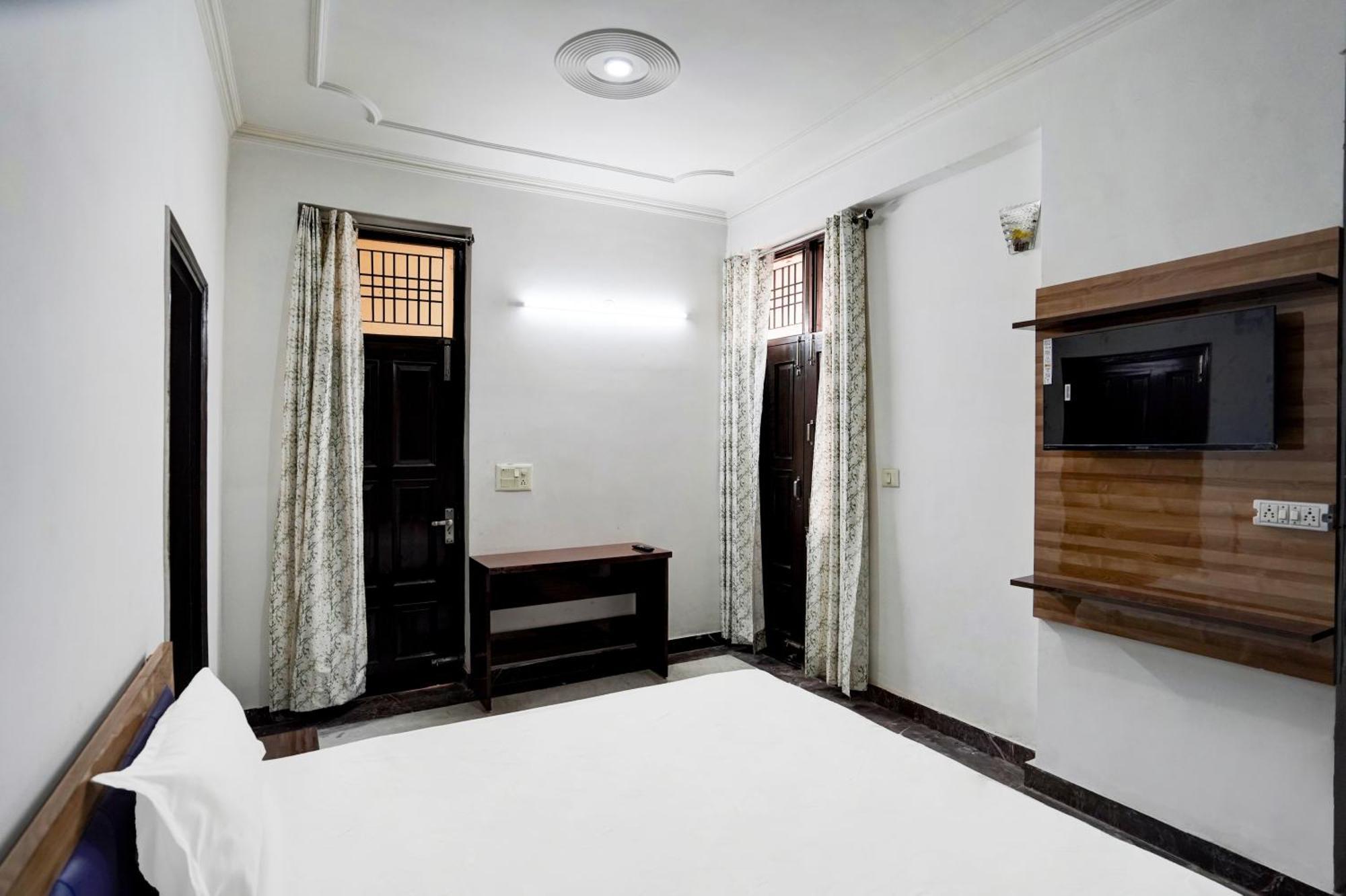 Hotel O Radisson Red Hotel & Restaurant Ghaziabad Exterior photo